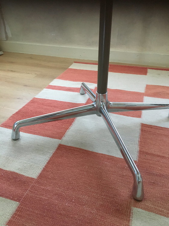 Image 1 of Tisch von Herman Miller