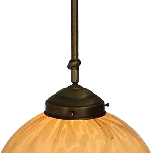 Kunst Deco - Hängender Pedant mit Marmorglas - Gestell aus Messing - sehr groß, höhenverstellbar