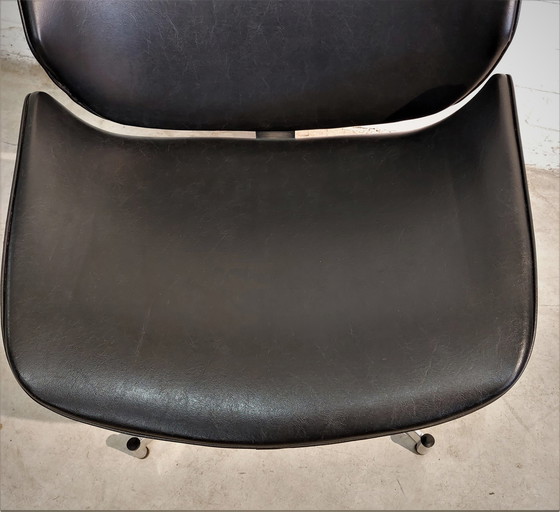 Image 1 of Artifort Exquis Loungesessel von Geoffrey Hartcourt