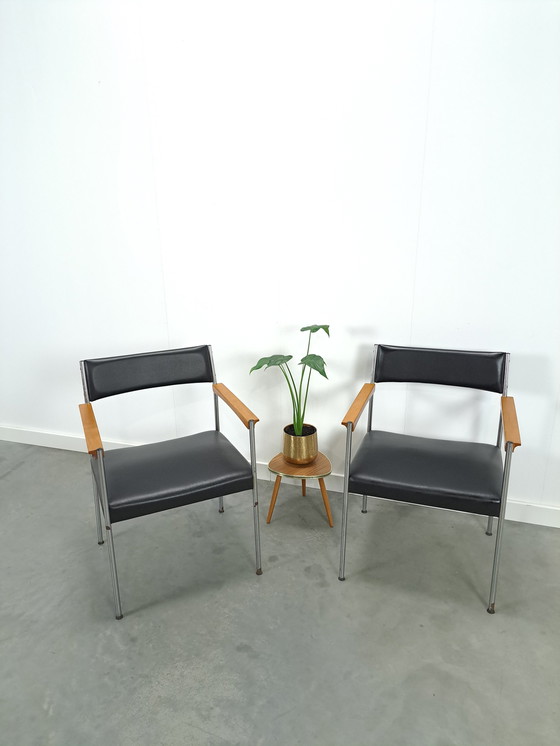 Image 1 of DDR-Stühle mit Chromgestell und schwarzer Polsterung