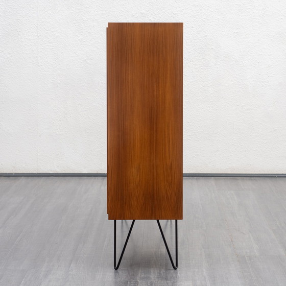 Image 1 of 60er Jahre Vitrine, Nußbaum, restauriert