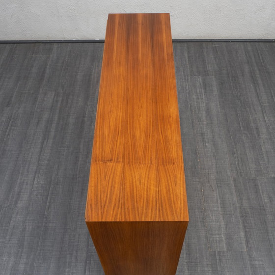 Image 1 of 60er Jahre Vitrine, Nußbaum, restauriert
