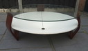 Couchtisch im Space-Age-Design