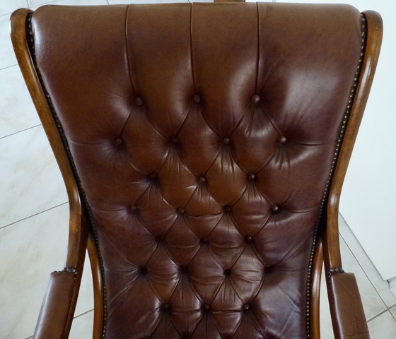 Image 1 of Chesterfield Sessel, Modell Victoria.