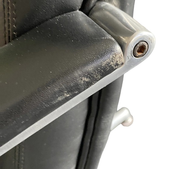 Image 1 of Artifort F141 Drehsessel aus schwarzem Leder