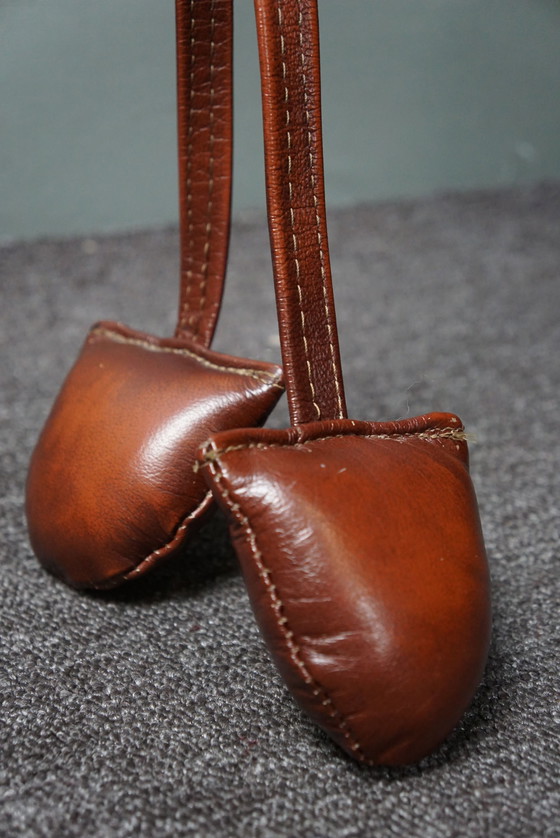 Image 1 of 2,5-Sitzer-Schlosssofa aus cognacfarbenem Rindsleder