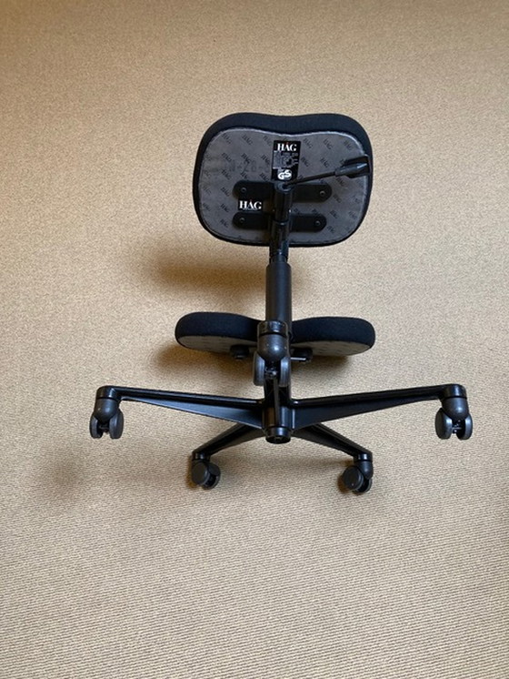 Image 1 of HÄG Kniestuhl