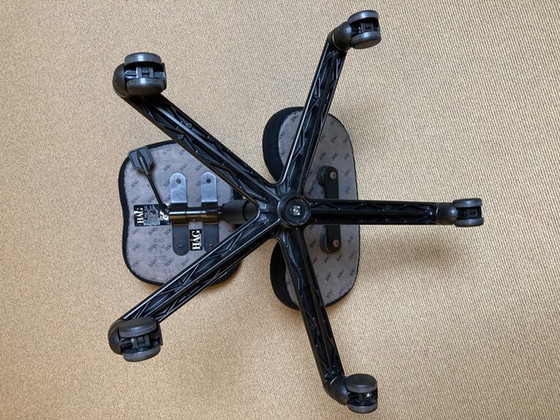 Image 1 of HÄG Kniestuhl