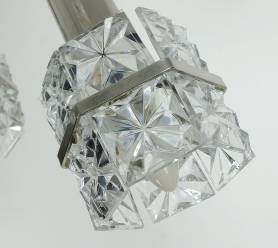 Image 1 of Pendelleuchte im Stil der 1960er Jahre, 5-flammig, kaskadenförmig angeordnet, facettiertes Glas und Chrom