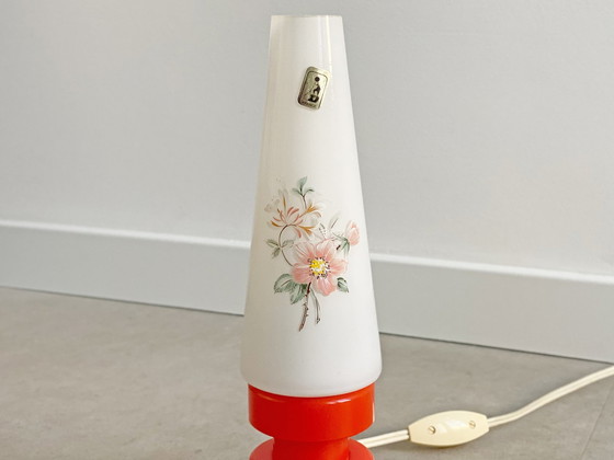 Image 1 of Vintage französische Tischlampe orange / weiß