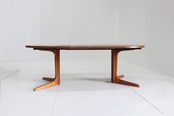 Image 1 of Runder dänischer Vintage -Esstisch aus massivem Teakholz