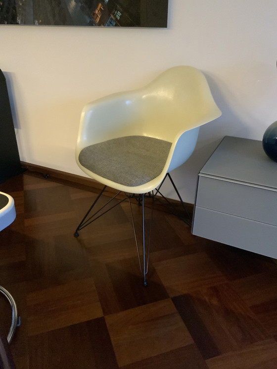 Image 1 of Vitra Fiberglas DAR Eames