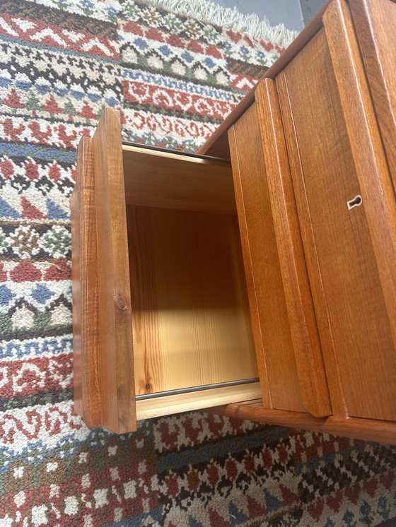 Image 1 of Kommode auf Rollen