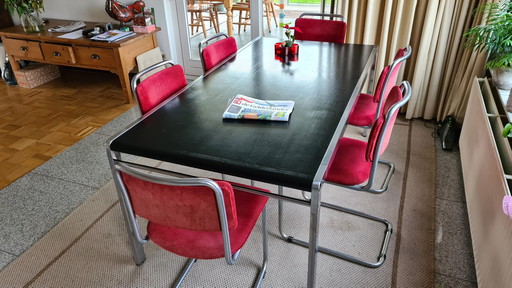 Artifort by Claire Bataille Esstisch mit 6 Gispen Stühlen