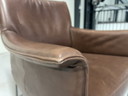 Design On Stock Limec Sessel aus braunem Leder