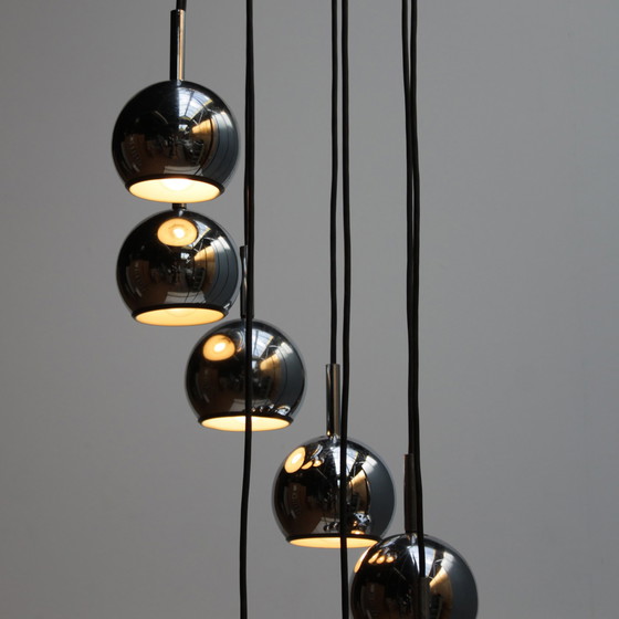 Image 1 of Achtflammiger Kronleuchter aus der Mid Century in Chrom