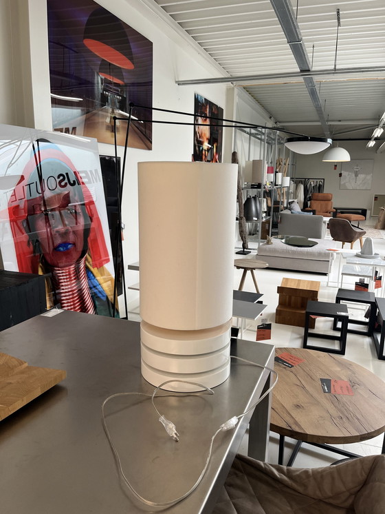 Image 1 of Layer Tischleuchte III rund hochglänzend weiß