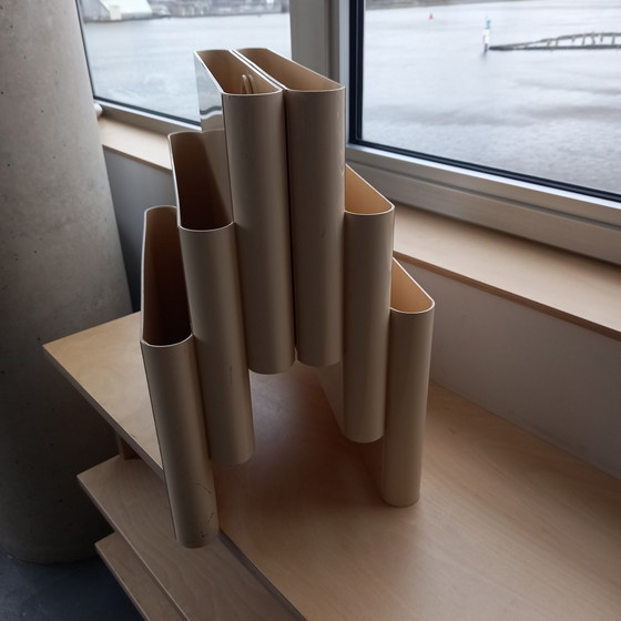 Image 1 of Kartell Zeitschriftenablage, 4675. von G. Stoppino