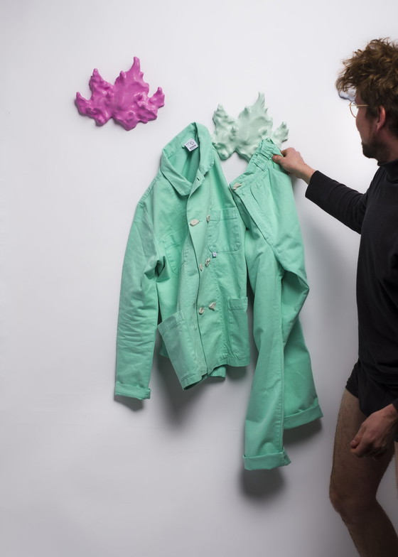 Image 1 of Gert Wessels Rosa Saker Garderobenständer