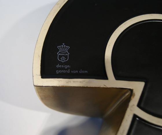 Image 1 of Gerard van Dam - Schwarze moderne 3/4-Vase, ausgeführt von Tichelaar Makkum