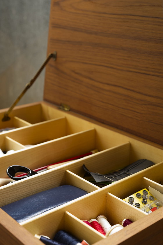 Image 1 of Nähtisch aus Teakholz von Ejvind A. Johansson