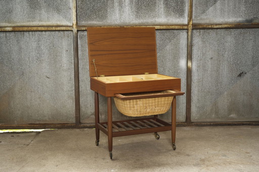 Nähtisch aus Teakholz von Ejvind A. Johansson