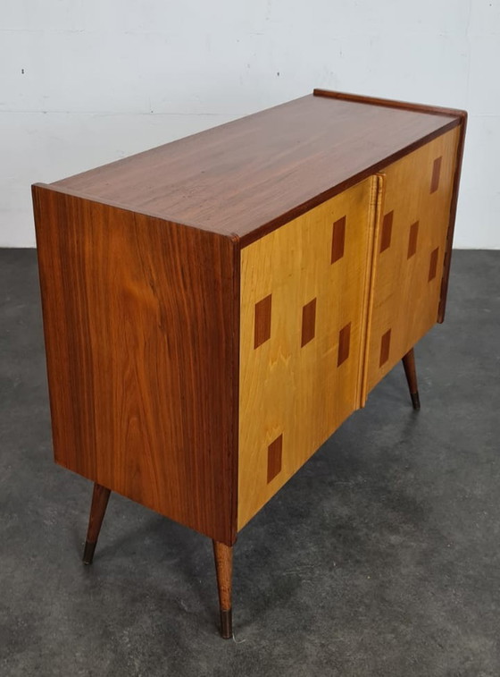 Image 1 of alter Schrank