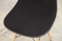 2x Eames-Stuhl