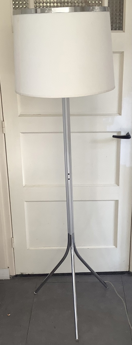 Lampara de Pie Leila Steh-Designlampe der Marke Grok von Ramon Benedito