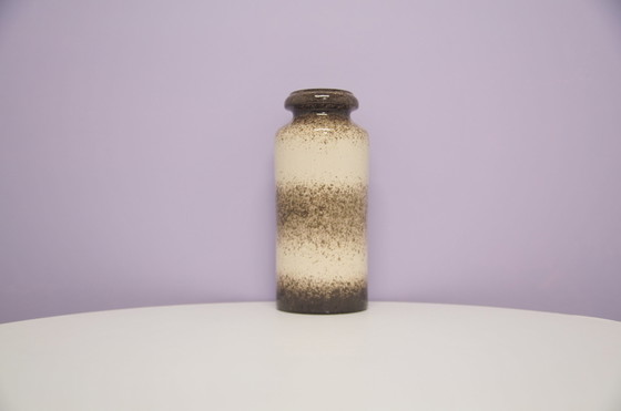 Image 1 of Braun-weiß gesprenkelte westdeutsche Vase