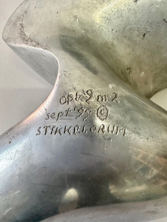 Image 1 of Eddy Stikkelorum Skulptur Glossy Widow