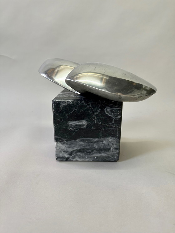 Image 1 of Eddy Stikkelorum Skulptur Glossy Widow