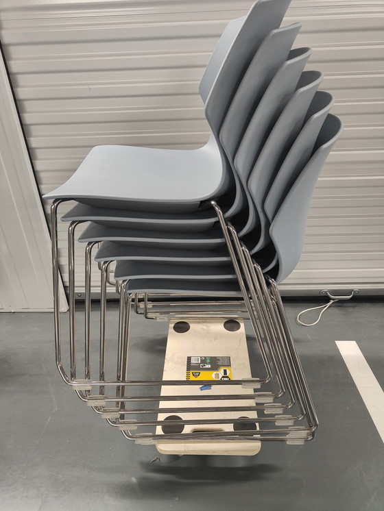 Image 1 of 11x Frill- und No-Frill-Stühle