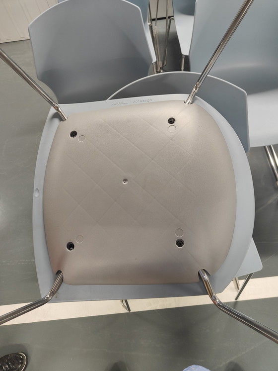 Image 1 of 11x Frill- und No-Frill-Stühle