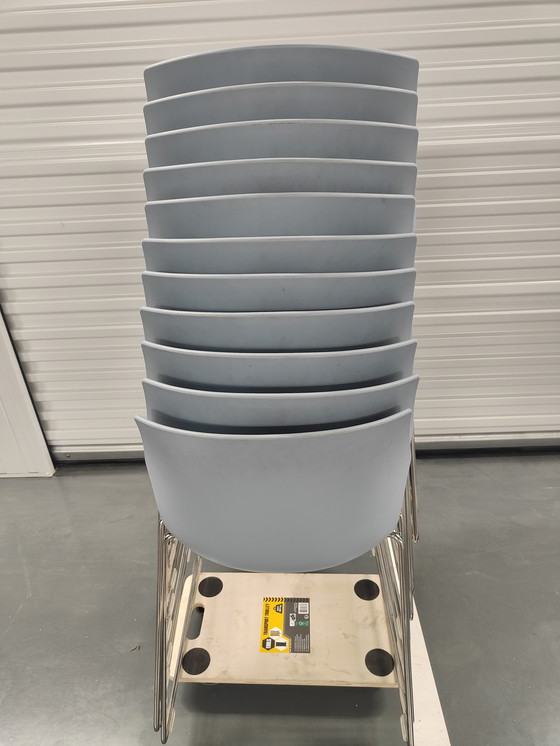 Image 1 of 11x Frill- und No-Frill-Stühle