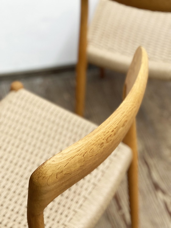 Image 1 of Paar dänische Mid-Century Esszimmerstühle aus Eiche Nr. 75, Niels O. Møller für JL Moller