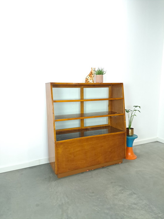 Image 1 of Furniertheke, Ladenvitrine mit Schiebetüren, Vintage-Theke