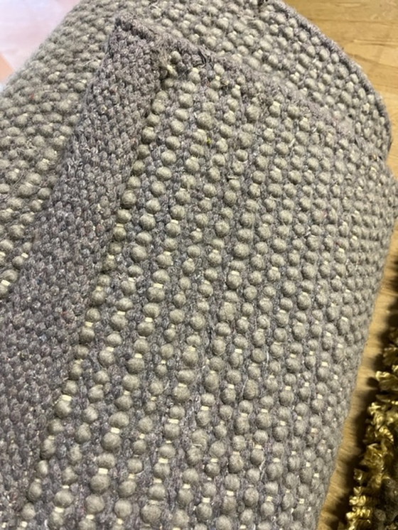 Image 1 of Hochfloriger grauer Teppich