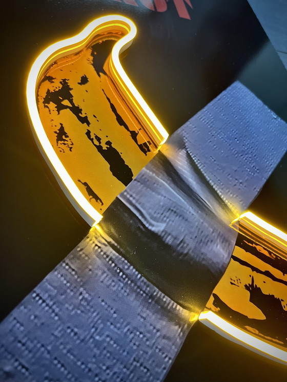 Image 1 of LedMansion - Essen Sie diese Bananen-LED- Kunst nicht