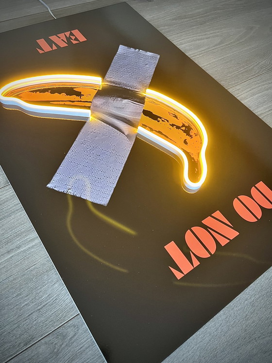 Image 1 of LedMansion - Essen Sie diese Bananen-LED- Kunst nicht