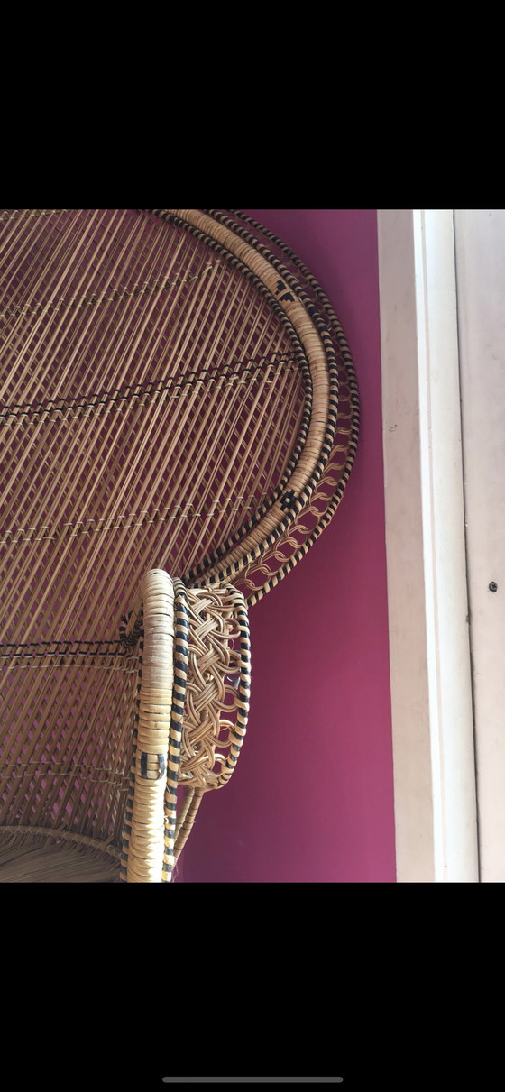 Image 1 of Traumhaft schöner alter Pfauenstuhl