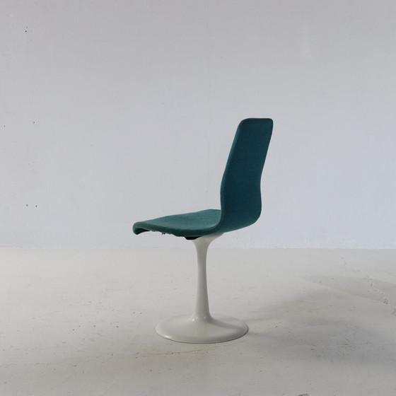 Image 1 of Drehbare Tulpenstühle aus dem Weltraumzeitalter