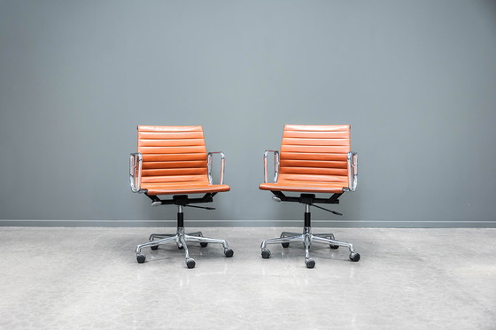 Image 1 of Eames EA117 Bürostuhl