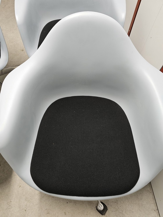 Image 1 of 4x Vitra Eames PACC sogenannter Stuhl