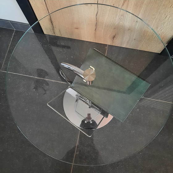 Image 1 of Cocoon-Beistelltisch