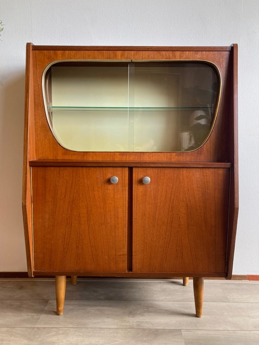 Retro Vintage Mid-Century Vitrine