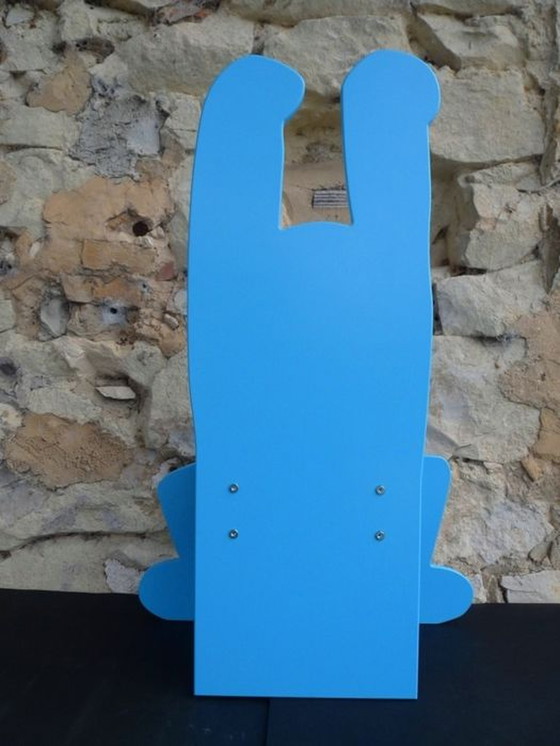 Image 1 of Keith Haring Hochstuhl / Dekorationsobjekt blau