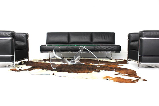 Image 1 of As new, sculptural italian coffee table with glass top and acrylic base