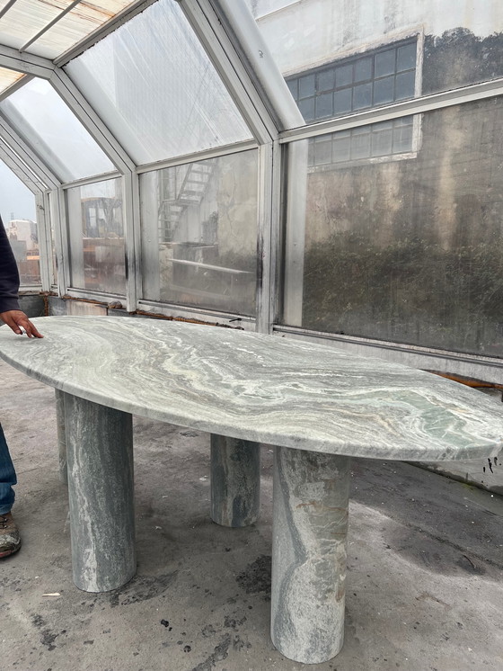 Image 1 of Ovaler Esstisch aus Grün Marmor