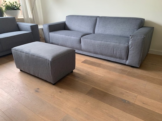 Image 1 of Sofa grau 4-Sitzer + 2,5-Sitzer + Hocker